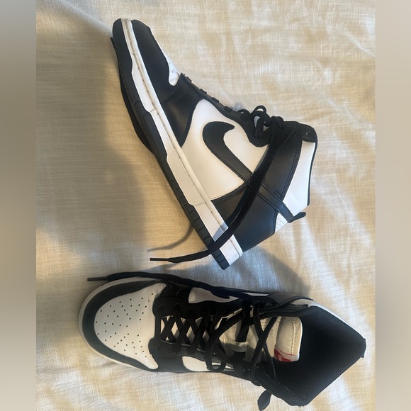 Nike Women’s Dunk High Sneaker - Picture 4 of 4